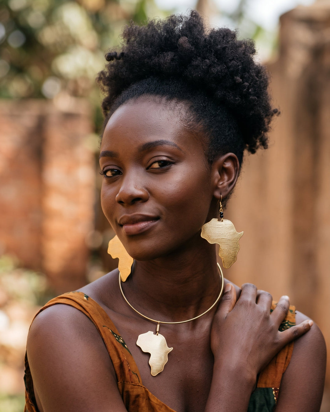 Woman wearing Africa Maridadi Necklace and Earring Set